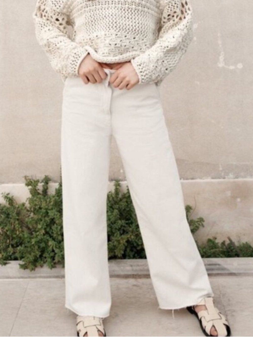 Zara Wide Leg Jeans Ivory High Rise Frayed Ankle Minimalist Casual Chic Size 4
